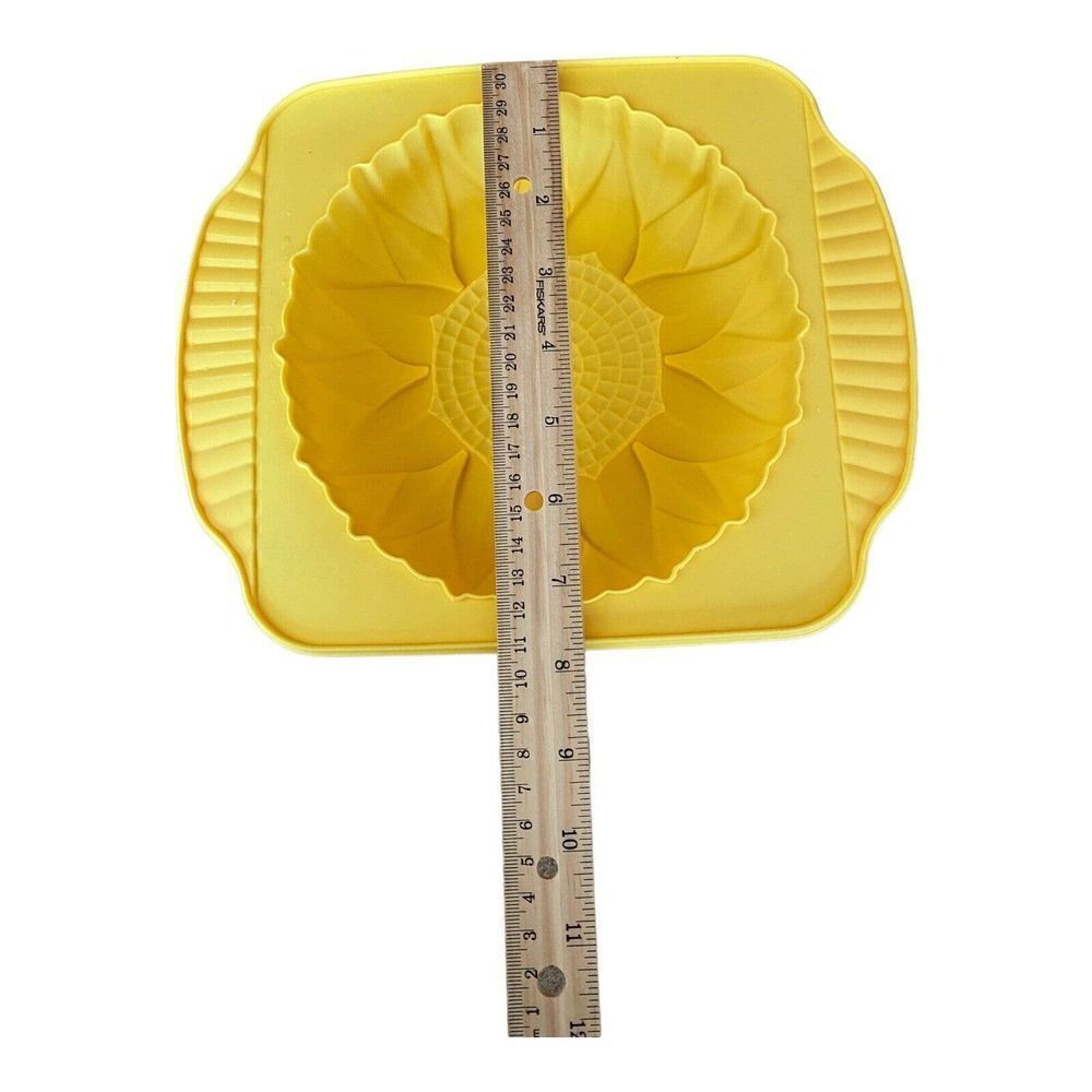 Sunflower Soft Mold Nonstick Pastry Cake Baking Pan - Picture 4 of 4